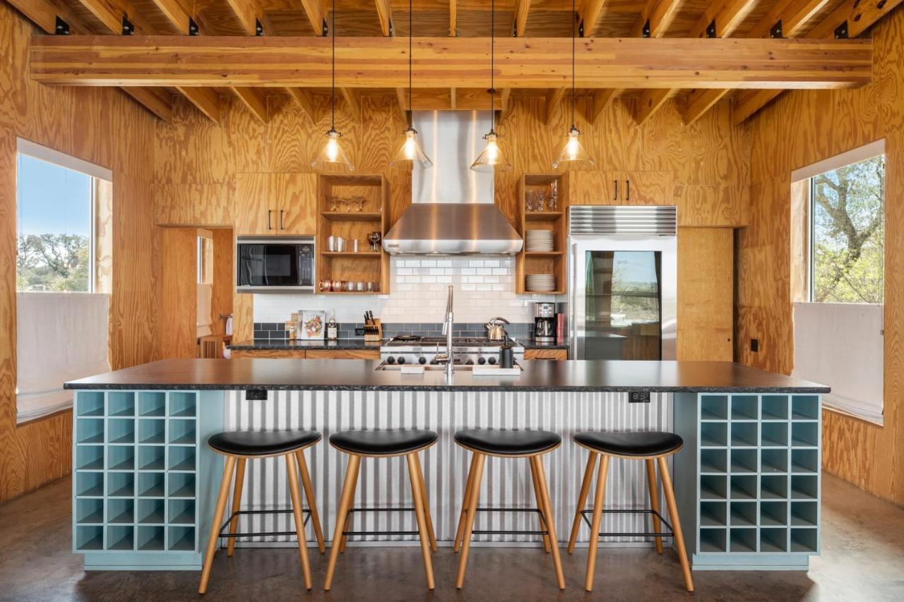 Lazo House - Riverfront With Overlooking Llano River Eksteriør bilde