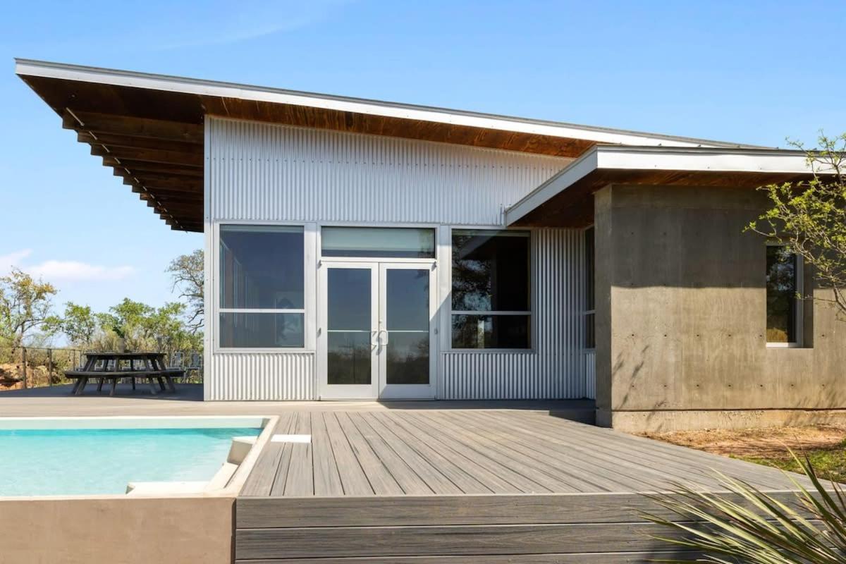 Lazo House - Riverfront With Overlooking Llano River Eksteriør bilde
