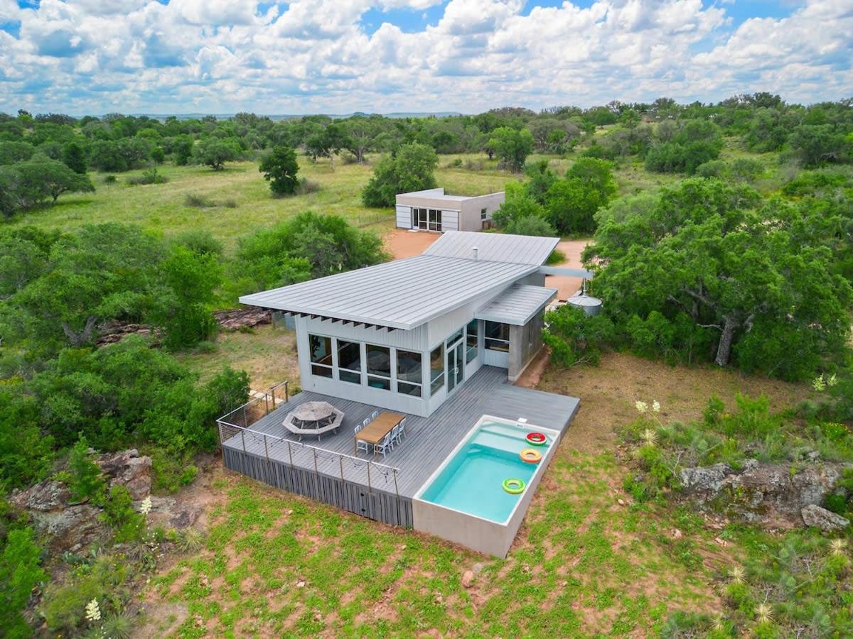 Lazo House - Riverfront With Overlooking Llano River Eksteriør bilde