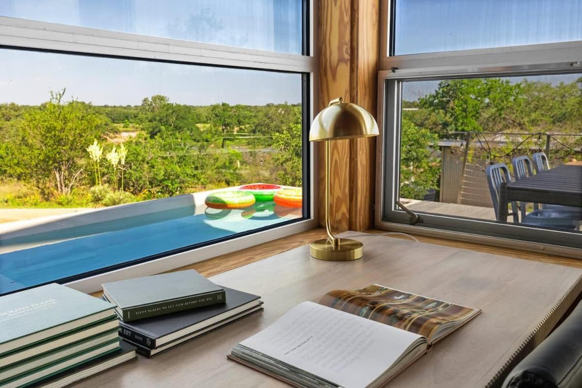 Lazo House - Riverfront With Overlooking Llano River Eksteriør bilde